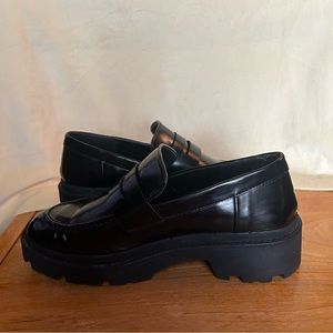 Zara Women’s Black Loafers